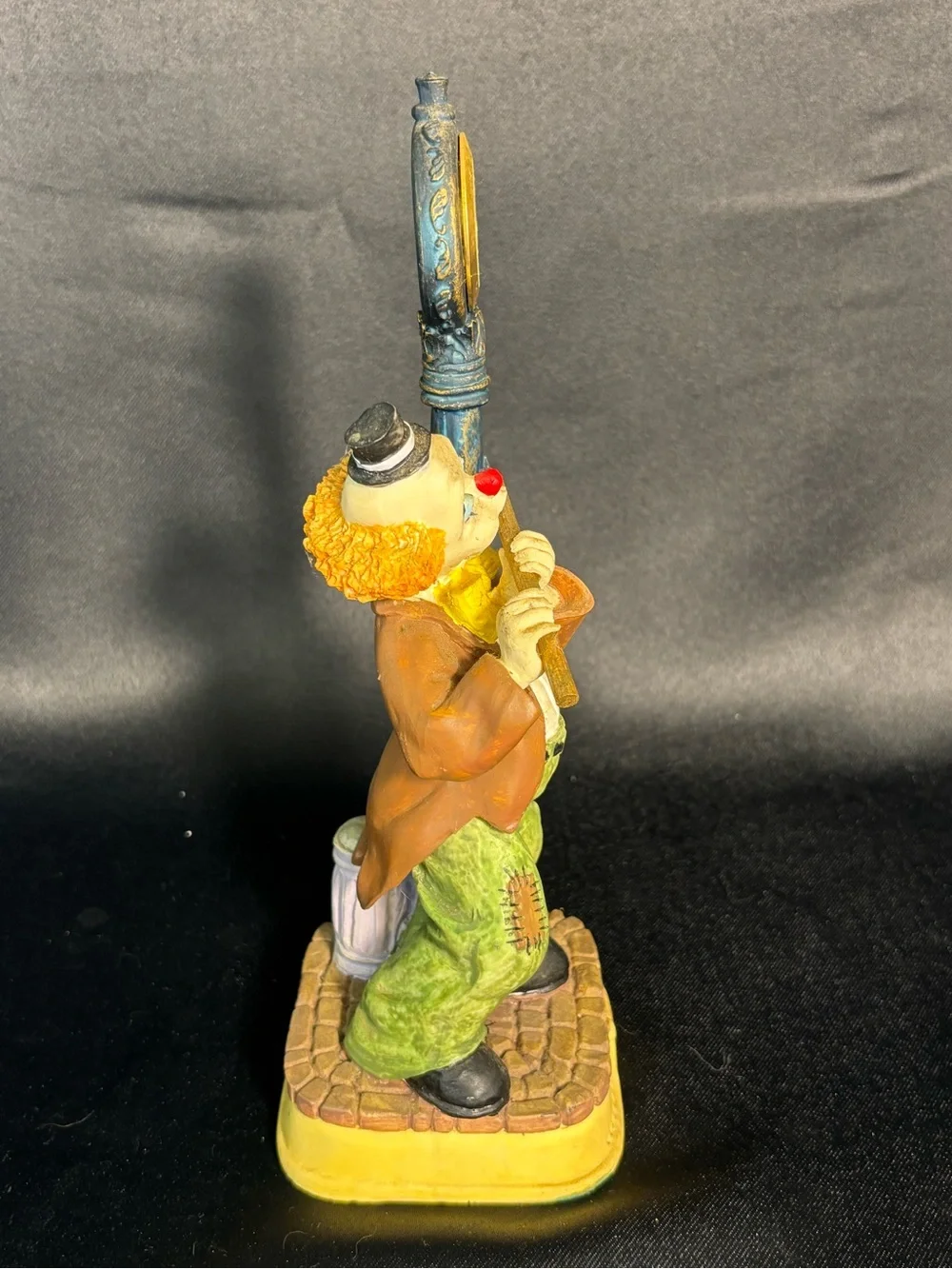 Castle Rein 70s Vintage Clown Playing Flute Street lamp Clock Vintage Ceramic***